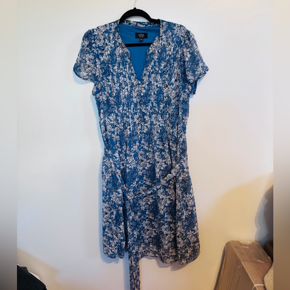 MSK women floral mini dress with matching tie size 18W
